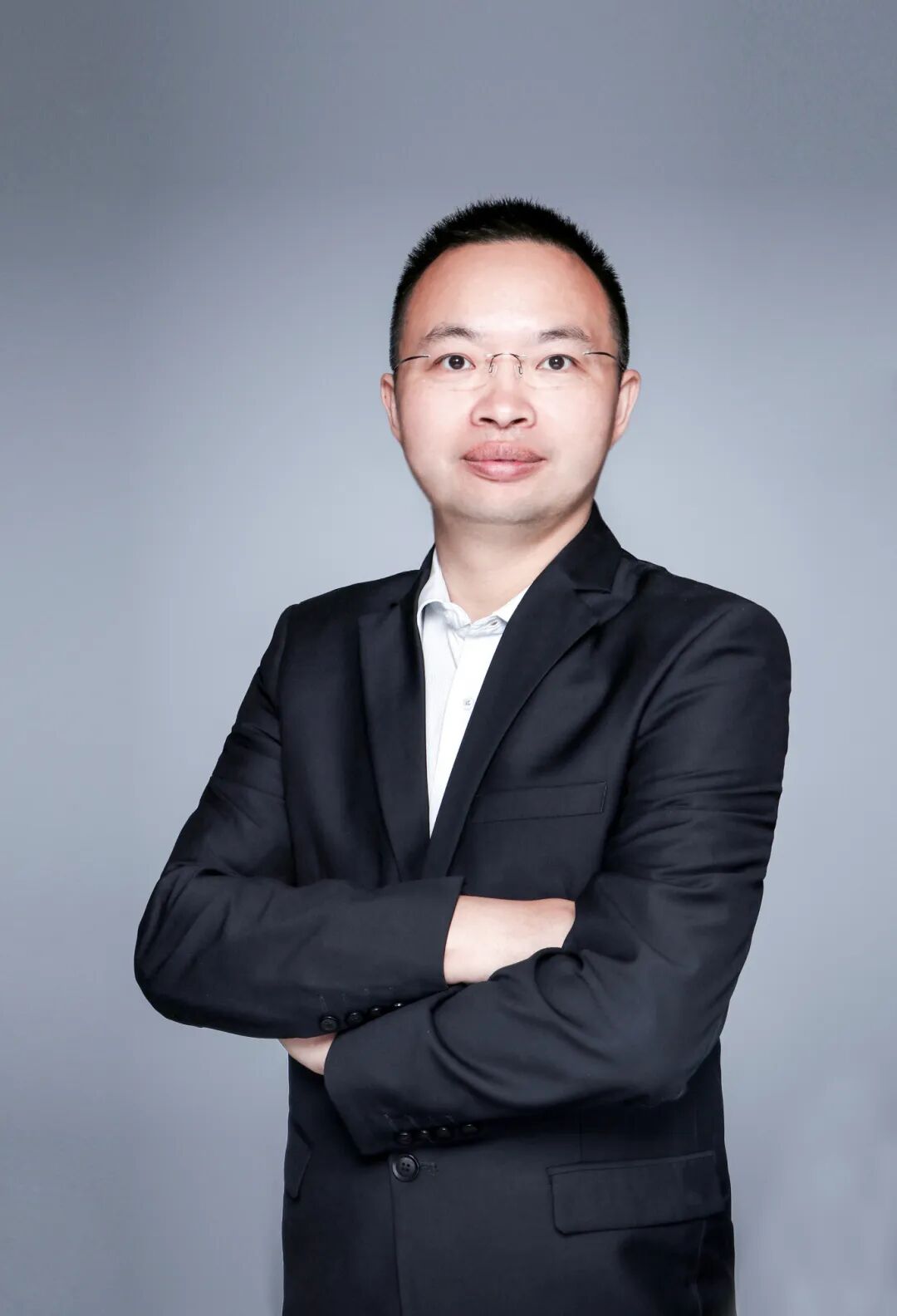 陈亚鹏个人形象照.jpg